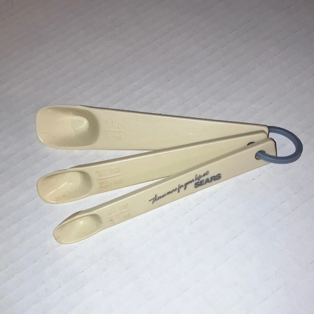 Sears “There’s more for your life at”‎ Cream Measuring Spoon Set Vtg Marketing